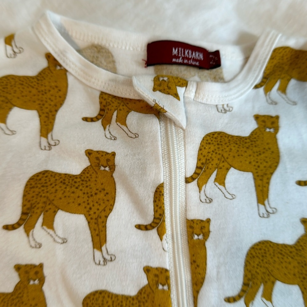 Milkbarn 3T Cheetah Pajamas. Zipper onesie, open feet - unisex